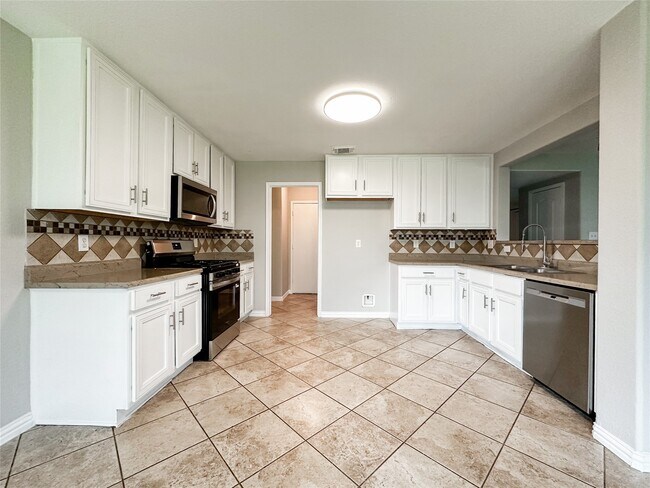 Building Photo - 5739 Westminster Village Dr