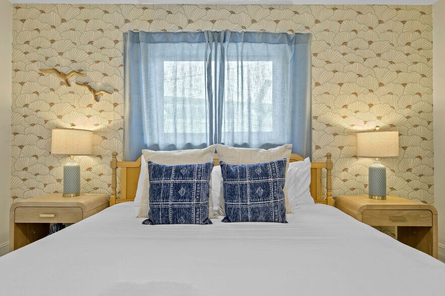 Building Photo - 11784 85th Ave