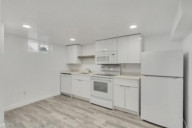Building Photo - 235 N 800 E