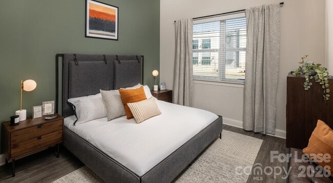 Building Photo - 8424 N Tryon St