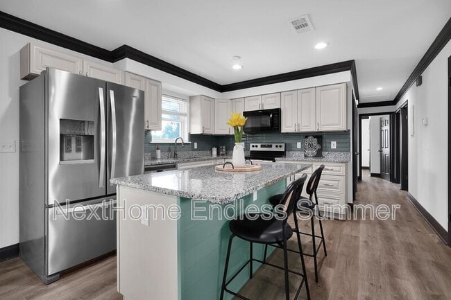 Building Photo - 2239 S Beach Pkwy