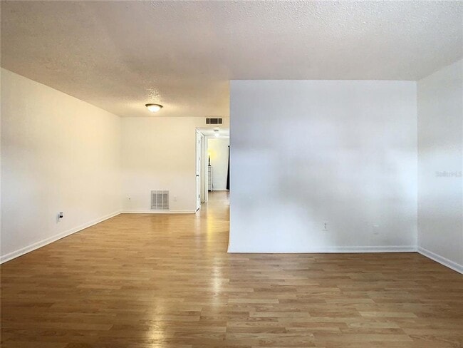 Building Photo - 9115 Tudor Dr