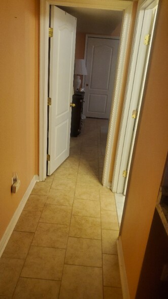 Building Photo - 2901 Nightside Dr