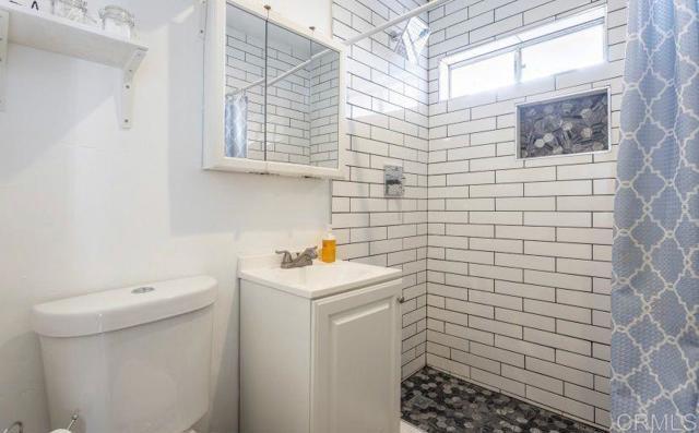 Building Photo - 1272 4th Ave