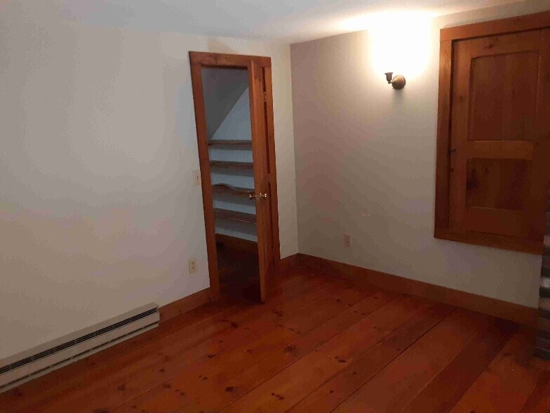 Building Photo - 133 Notch Rd