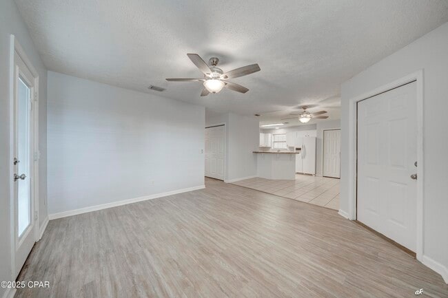 Building Photo - 3127 Douglas Rd