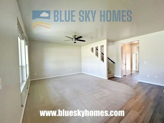 Building Photo - 2572 E Mariposa Dr