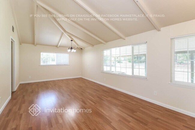 Building Photo - 425 Jasmine Ave