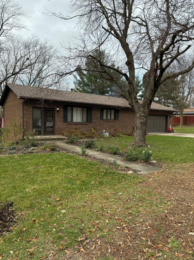 Building Photo - 7118 N Bull Creek Rd