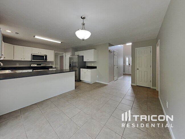 Building Photo - 82 Hester Pl