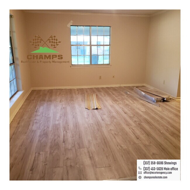 Building Photo - House available for rent in Lafayette.