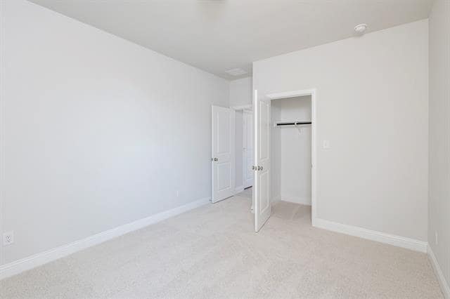 Building Photo - 1214 Aruba Ave