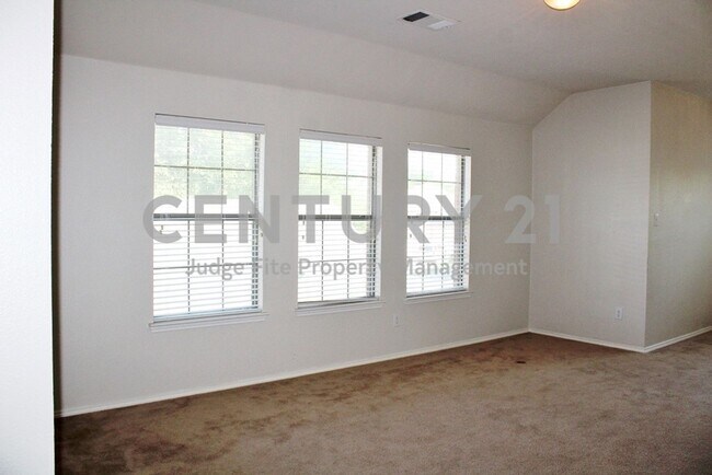 Building Photo - Fabulous 2-Story 6/3.5/2 President’s Point...