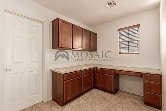 Building Photo - 40254 W Molly Ln