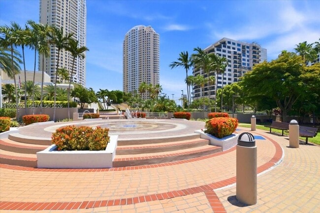 Building Photo - 801 Brickell Key Blvd