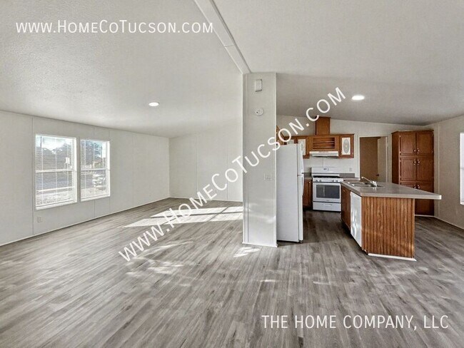 Building Photo - 5717 S Stewart Blvd