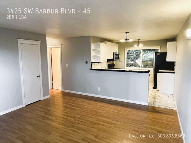 Building Photo - 3425 SW Barbur Blvd