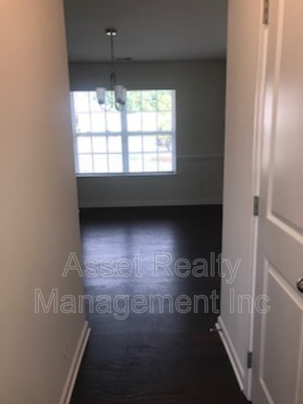 Building Photo - 2545 Cottonwood Dr