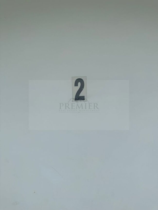 Building Photo - 2 bed / 1 bath -4 plex - close to school - 308 McKissick Unit 2 Pleasant Hill MO - Rent $895