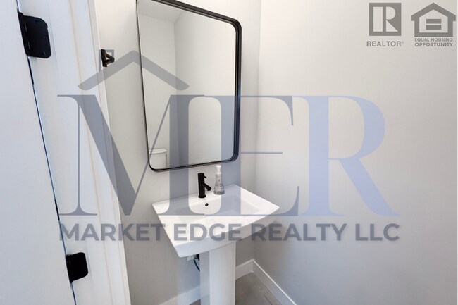 Building Photo - 3Bed/2.5Bath House at Deer Valley/Cave Creek Rd! $4995 Move-In Special! Ready for Immediate Move-In!