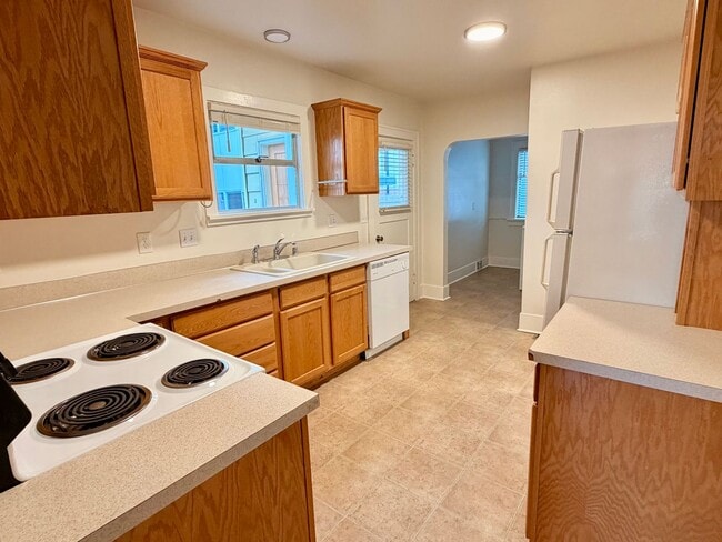 Building Photo - FORD DUPLEX