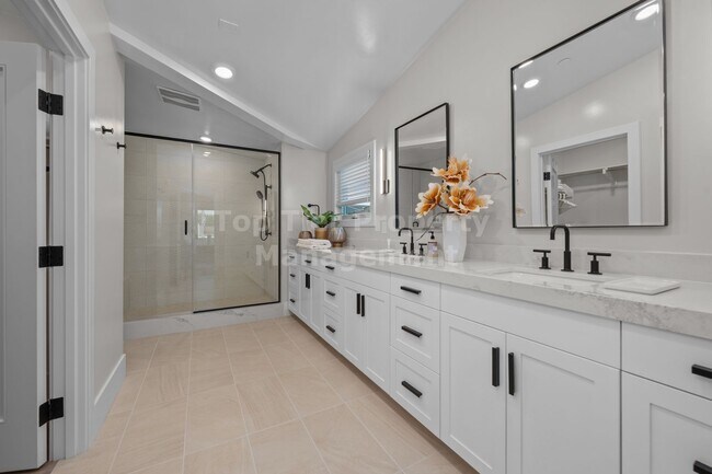 Building Photo - BRAND-NEW, FULLY-FURNISHED Luxury 3 bd / 3 ba Townhome in Coastal Carlsbad