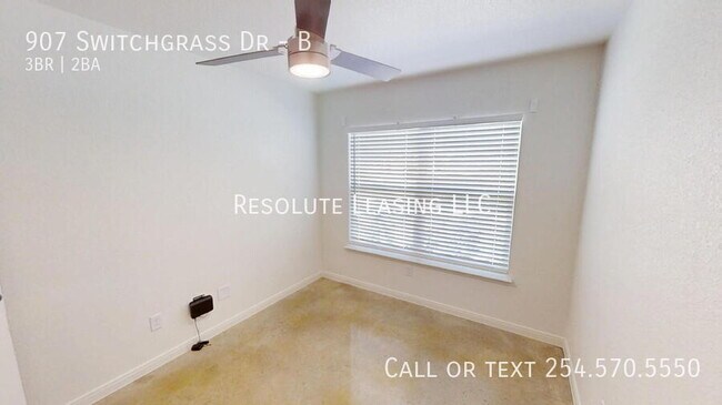 Building Photo - 907 Switchgrass Dr