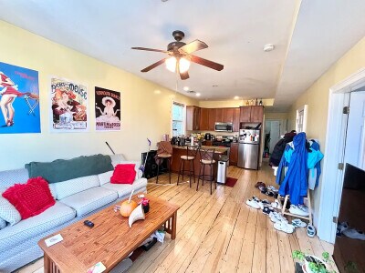 Primary Photo - 731 Parker St