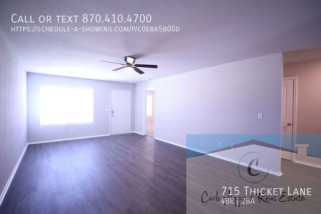 Building Photo - 715 Thicket Ln
