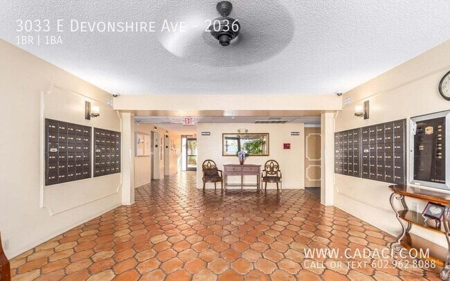 Building Photo - 3033 E Devonshire Ave