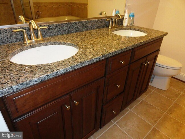 Building Photo - 3100 Stone Cliff Dr