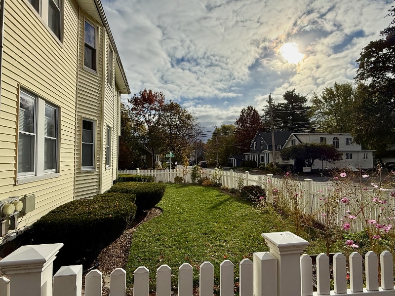 Building Photo - 37 Lindale Ave