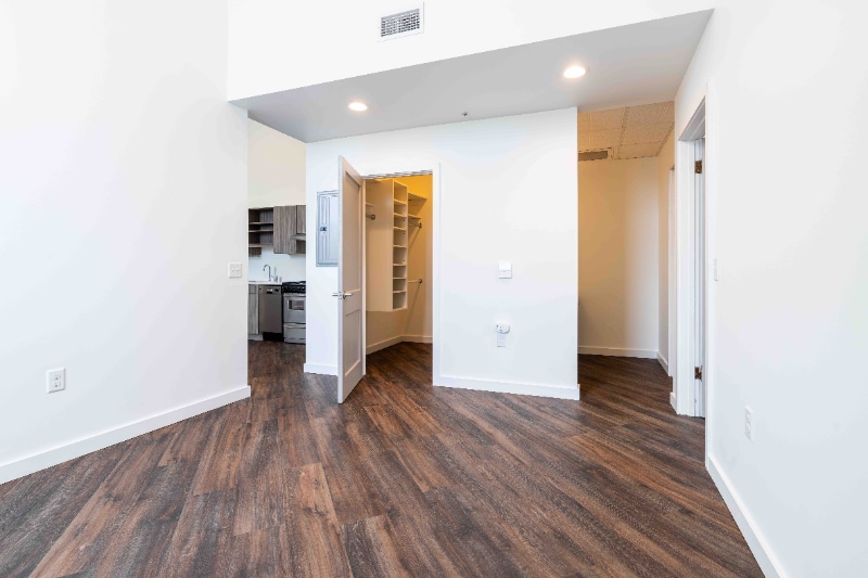 Building Photo - 818 12th St