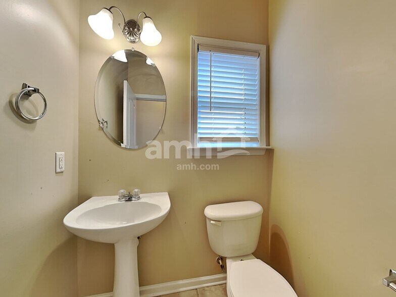 Building Photo - 5177 Rosewood Pl