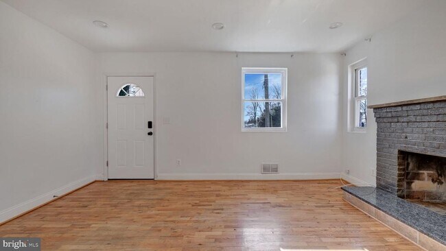 Building Photo - 1604 Woodhill Ct