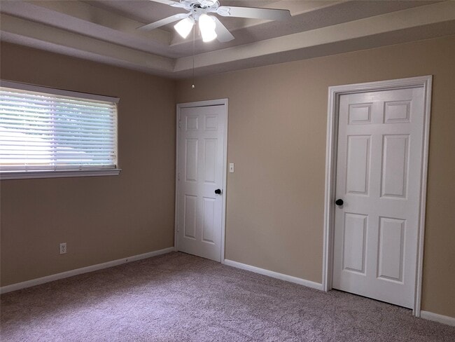 Building Photo - 10479 Royal Tricia Dr