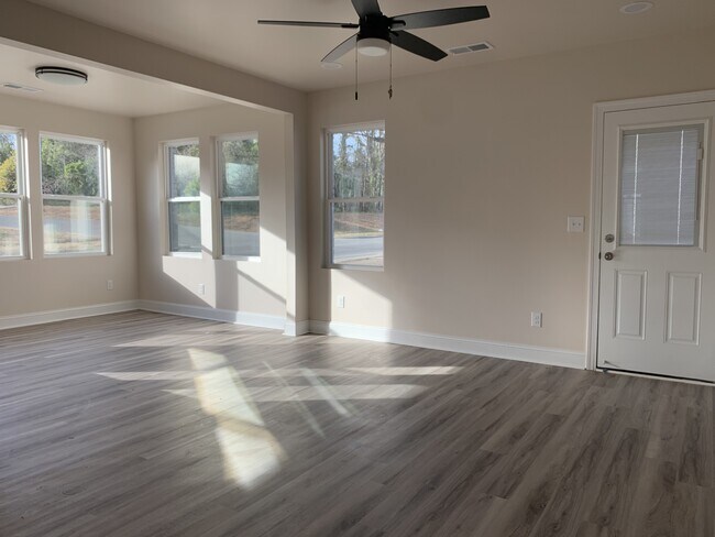 Building Photo - 1020 Concord Ave