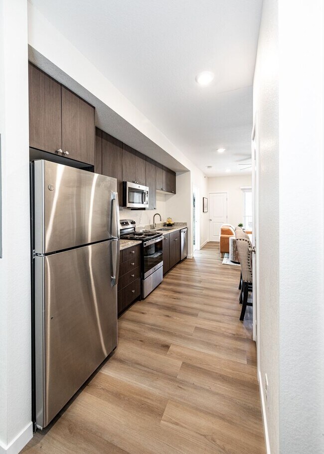 Building Photo - 5641 Silverstone Terrace