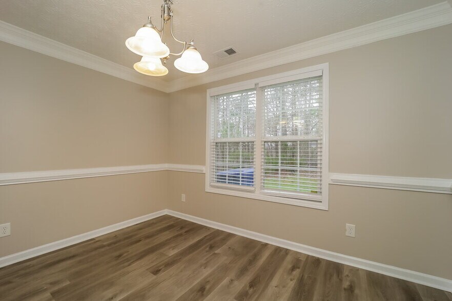 Building Photo - 208 Arbor Creek Dr