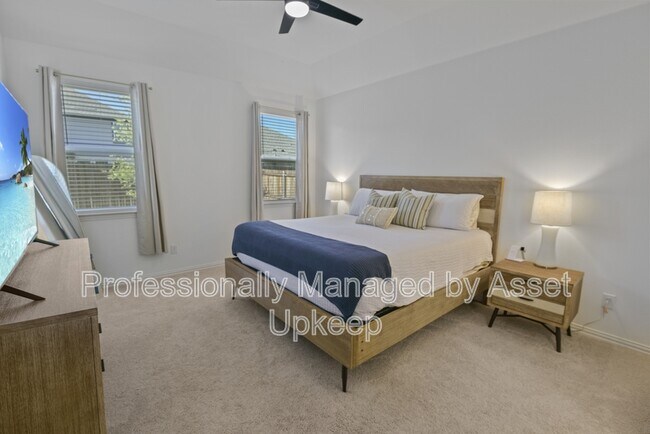 Building Photo - 702 Charity Dr