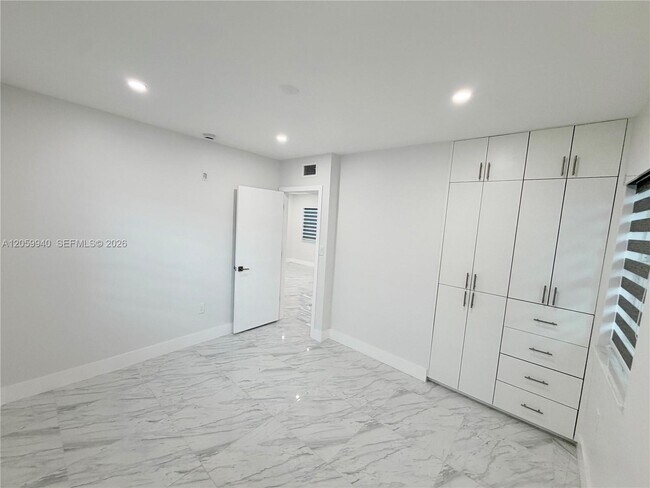 Building Photo - 3392 NW 50th St