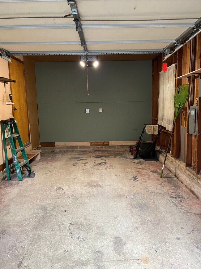 Building Photo - 60 Haines St