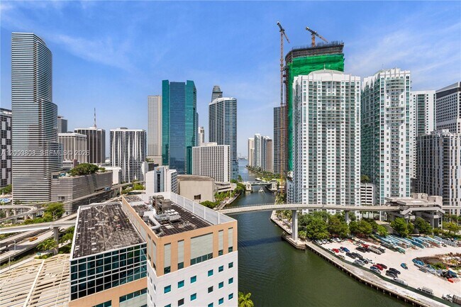 Building Photo - 350 S Miami Ave