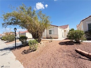 Building Photo - 513 Lava Beds Way