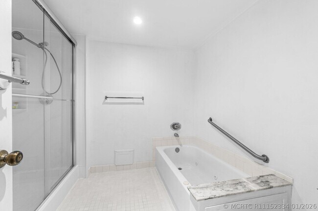 Building Photo - 27 Southport Ln