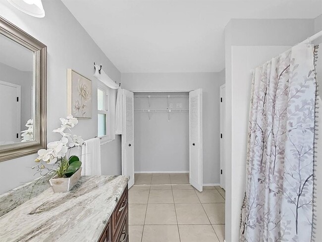Building Photo - 878 Rustic Oaks Dr