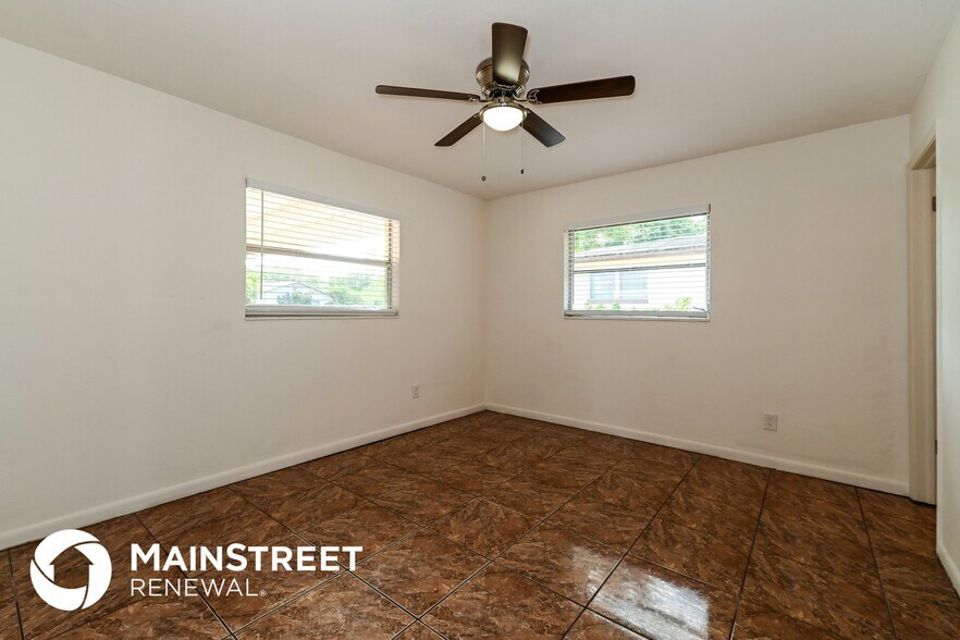 Building Photo - 2155 Tropic Ave