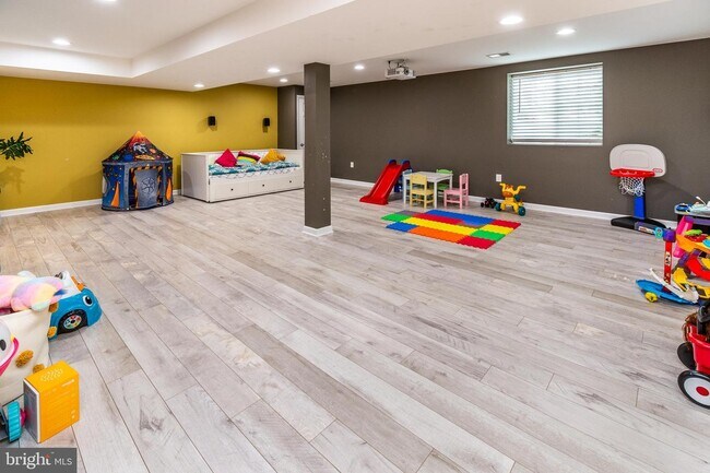 Building Photo - 27 Braeburn Dr