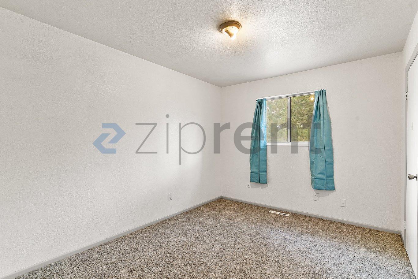 Building Photo - Unit