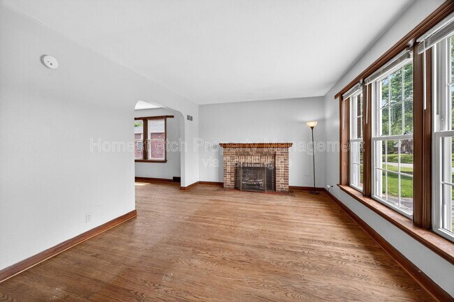 Building Photo - 44 Jendale Ct
